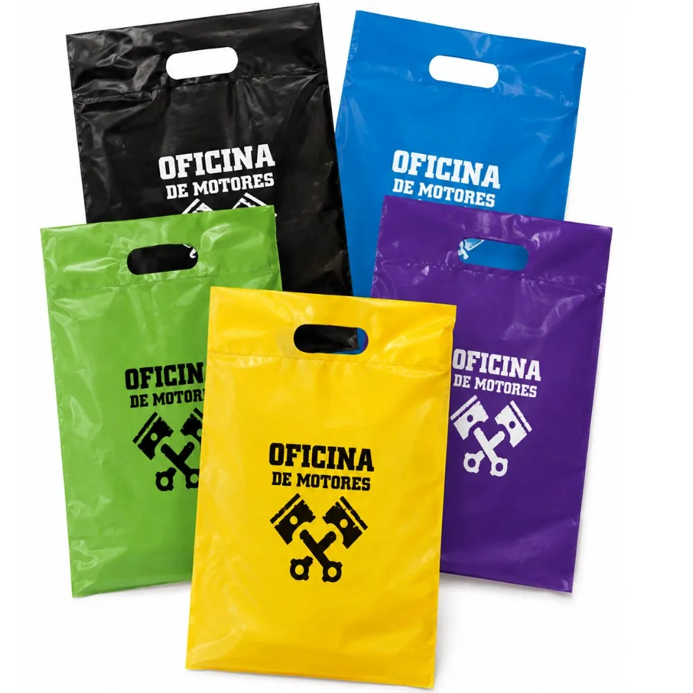 Sacolas com alça vazada nas cores preta, azul, verde, amarela e roxa